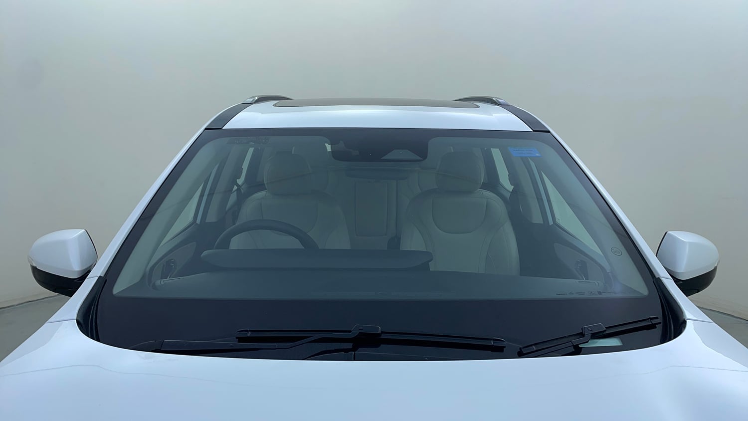 Used 2025 Mahindra XUV700 AX7 Petrol MT 7 STR Petrol Manual exterior FRONT WINDSHIELD VIEW