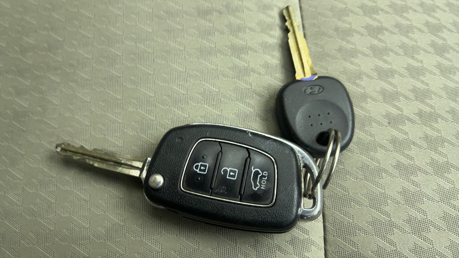 Used 2018 Hyundai Elite i20 Asta 1.2 AT Petrol Automatic extra CAR KEY VIEW