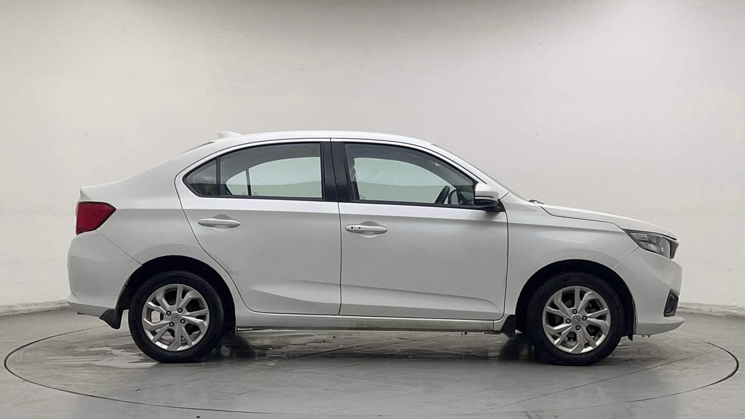 Used 2019 Honda Amaze 1.2 VX CVT Petrol Petrol Automatic exterior RIGHT SIDE VIEW