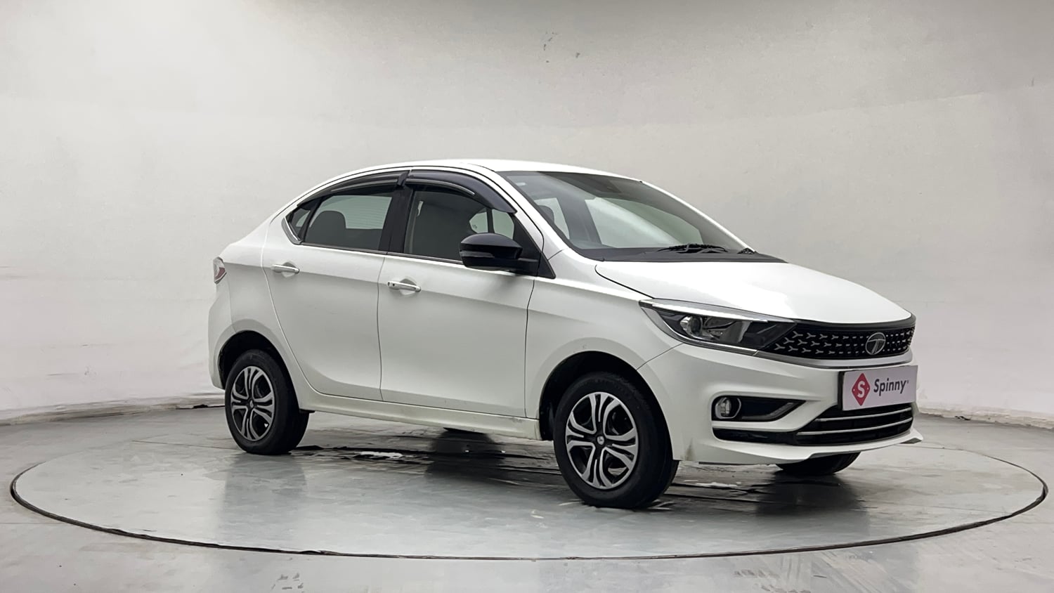 Used 2024 Tata Tigor XZ Plus CNG Cng Manual exterior RIGHT FRONT CORNER VIEW