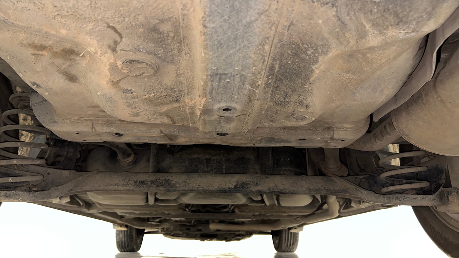 Used 2014 Honda City SV Diesel Diesel Manual extra REAR UNDERBODY VIEW (TAKEN FROM REAR)
