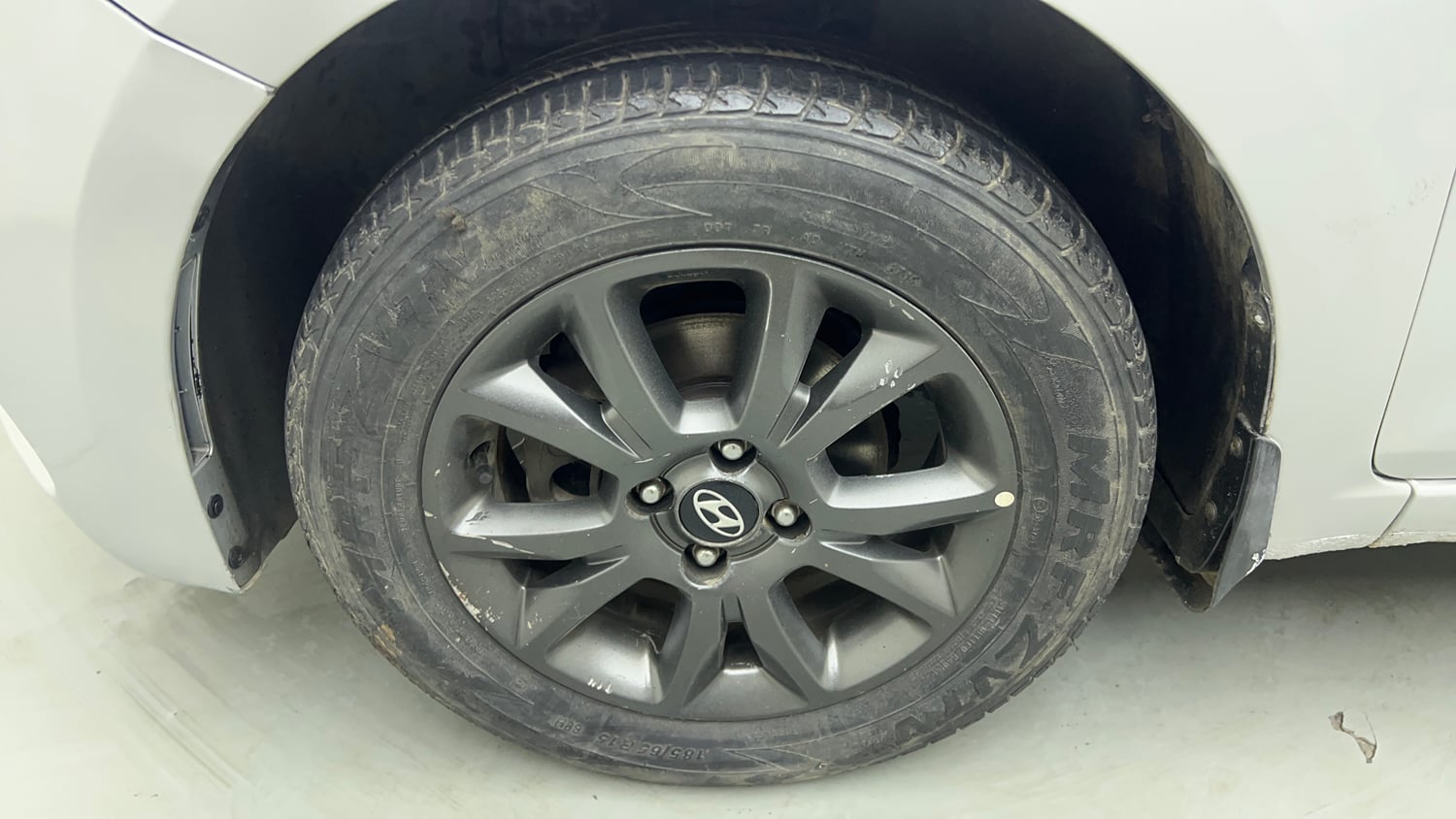 Used 2018 Hyundai Elite i20 Asta 1.2 AT Petrol Automatic tyres LEFT FRONT TYRE RIM VIEW