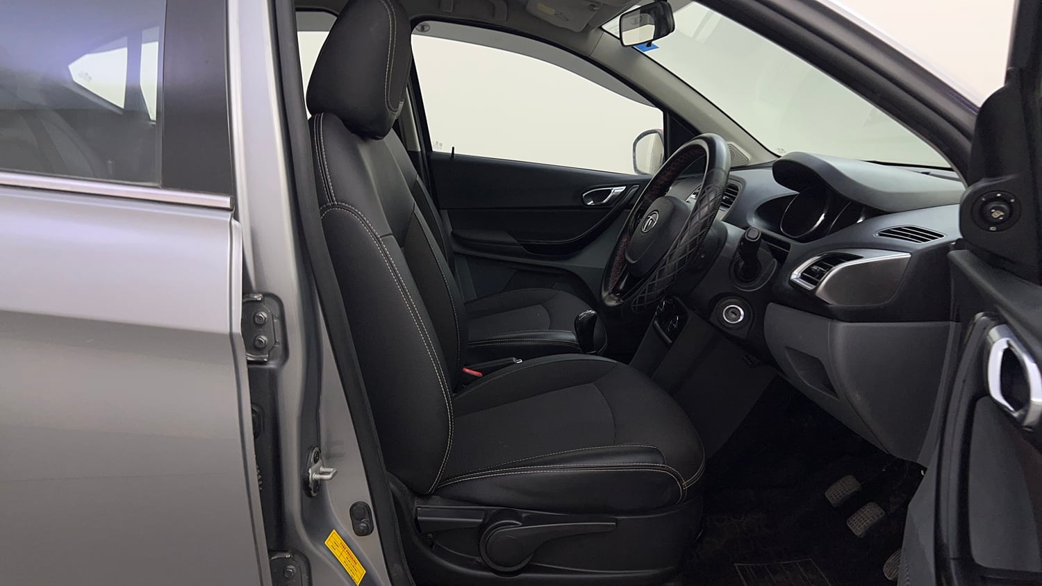 Used 2019 Tata Tigor Revotron XZ+ Petrol Manual interior RIGHT SIDE FRONT DOOR CABIN VIEW
