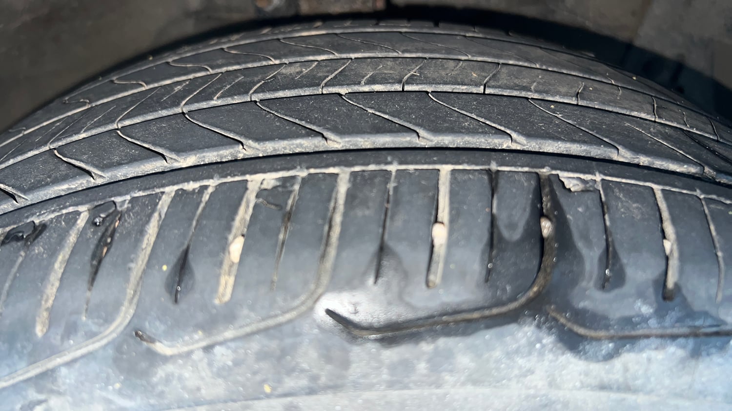 Used 2016 Maruti Suzuki Ciaz ZXI+ AT Petrol Automatic tyres RIGHT FRONT TYRE TREAD VIEW
