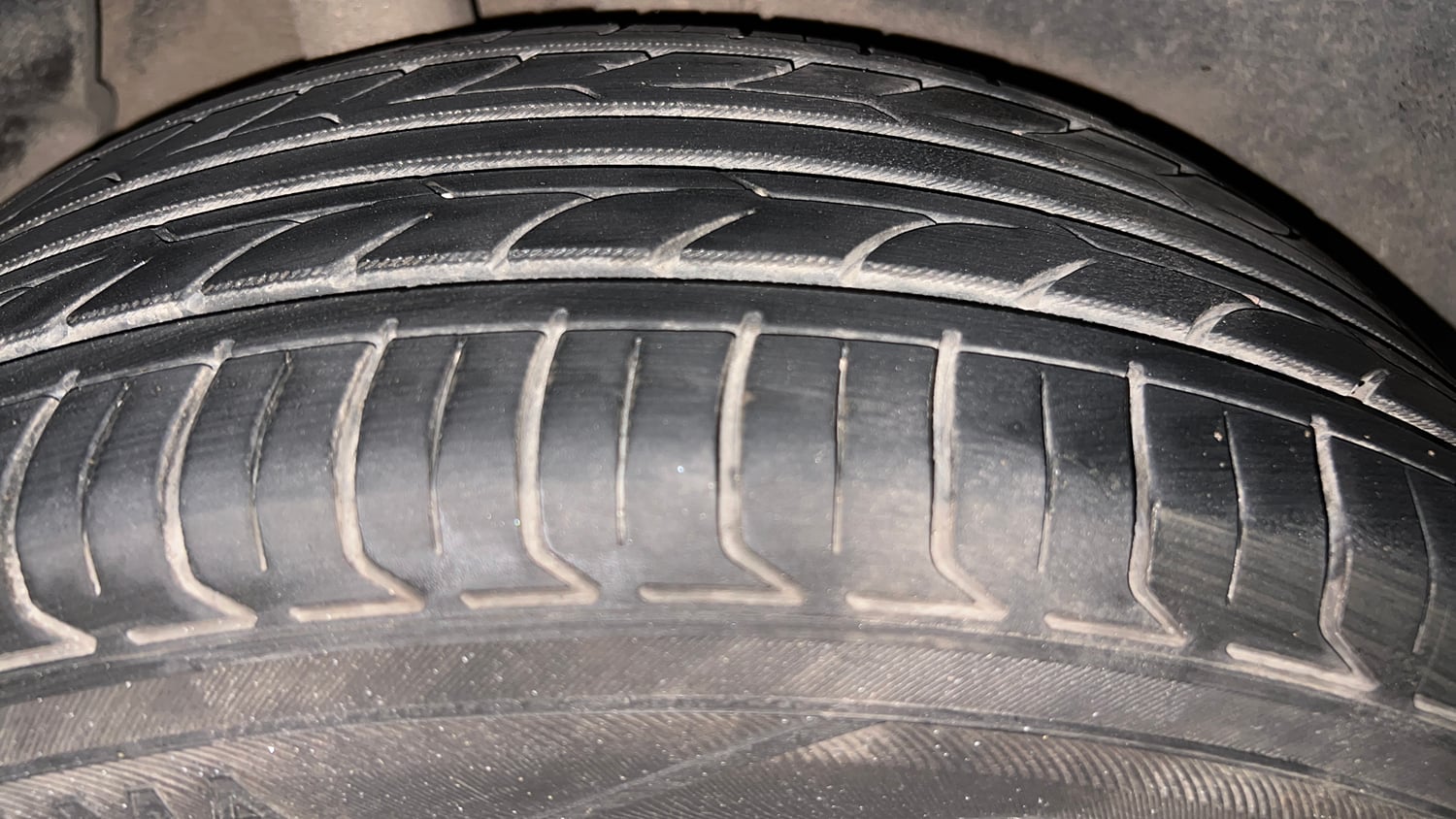 Used 2016 Hyundai Creta 1.6 SX Plus AT Petrol Petrol Automatic tyres RIGHT REAR TYRE TREAD VIEW
