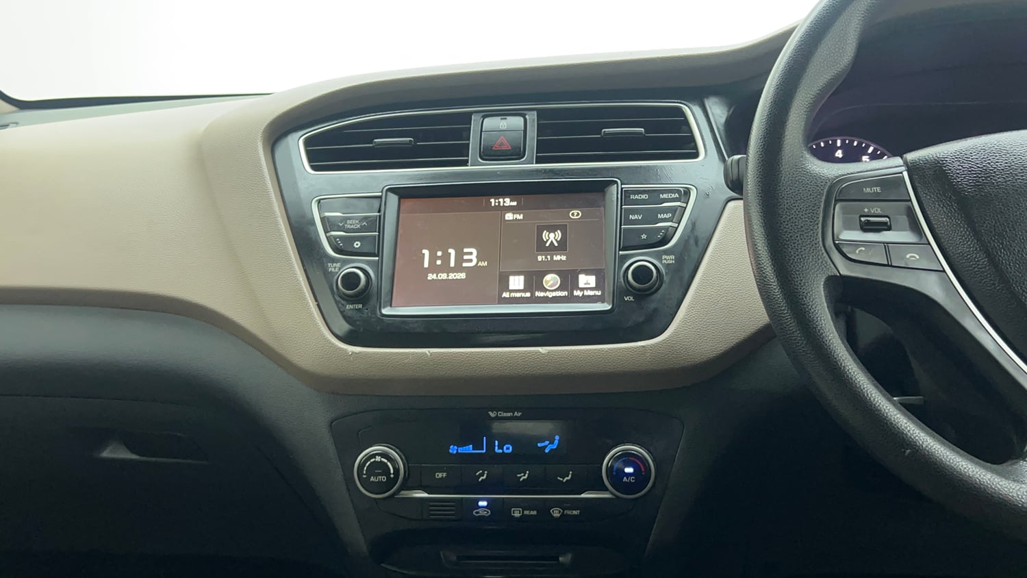 Used 2018 Hyundai Elite i20 Asta 1.2 AT Petrol Automatic interior MUSIC SYSTEM & AC CONTROL VIEW