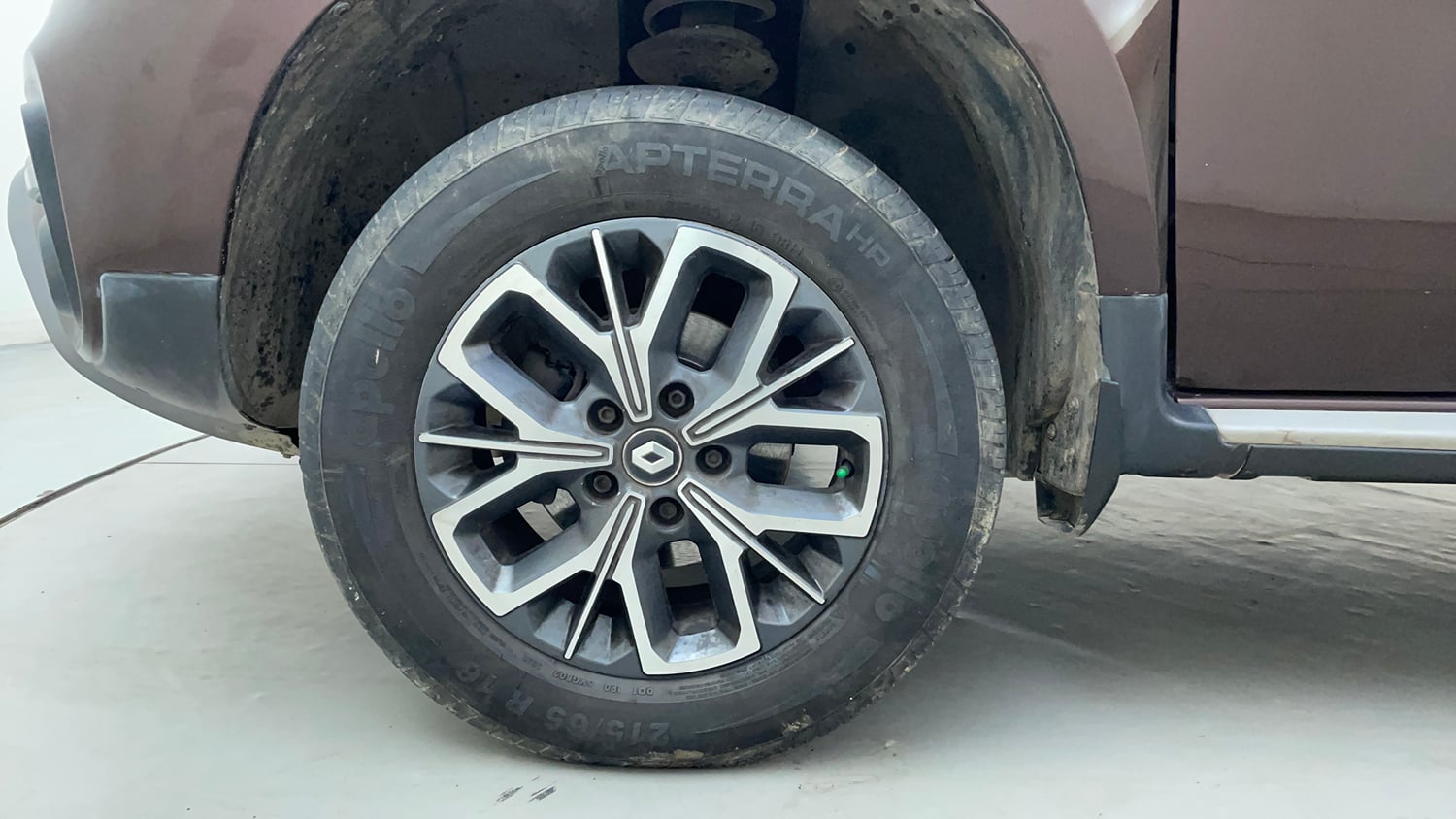 Used 2021 Renault Duster RXZ 1.5 Petrol MT Petrol Manual tyres LEFT FRONT TYRE RIM VIEW