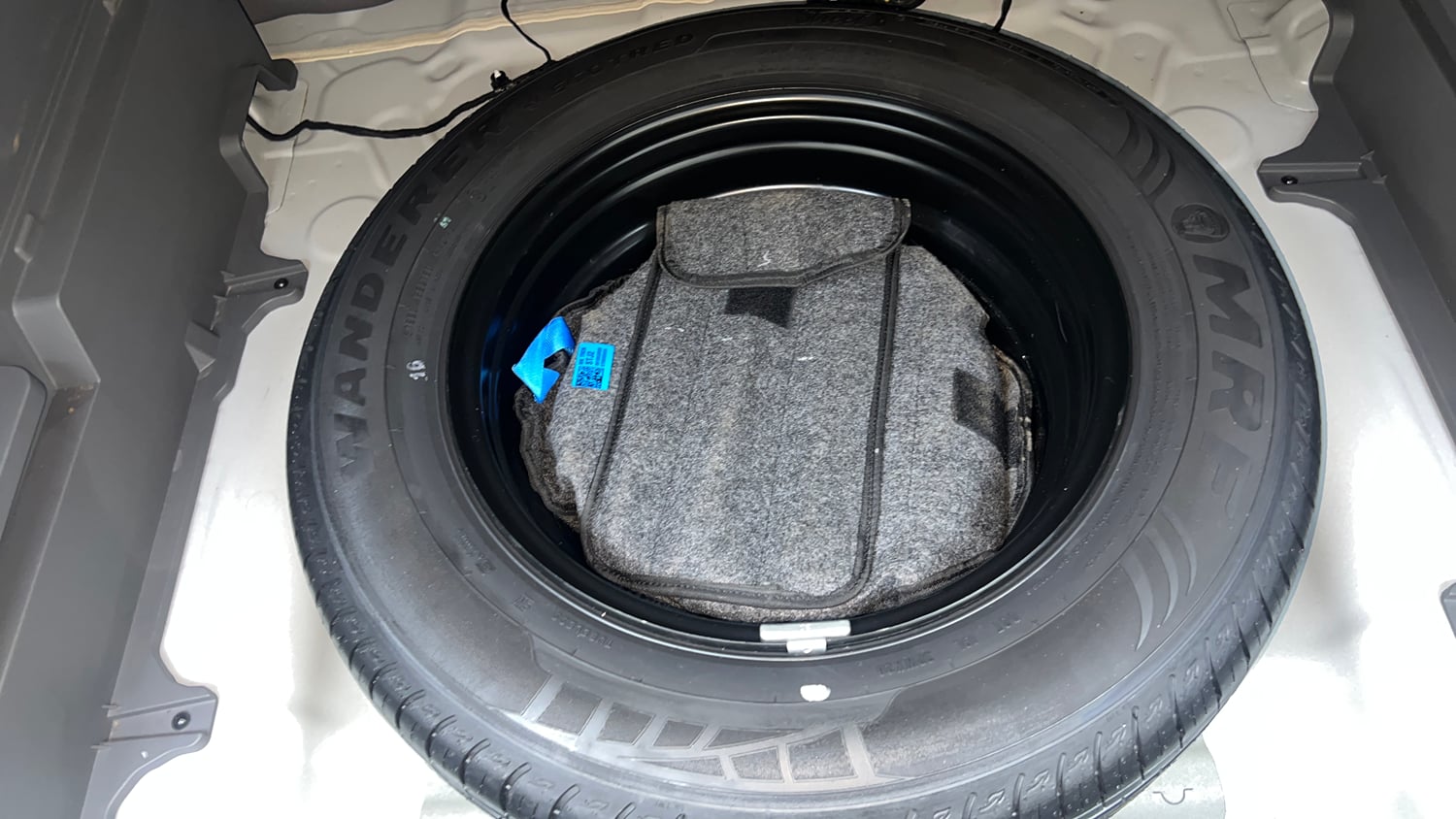 Used 2024 Hyundai Creta 1.5 MPi Petrol MT E Petrol Manual tyres SPARE TYRE VIEW