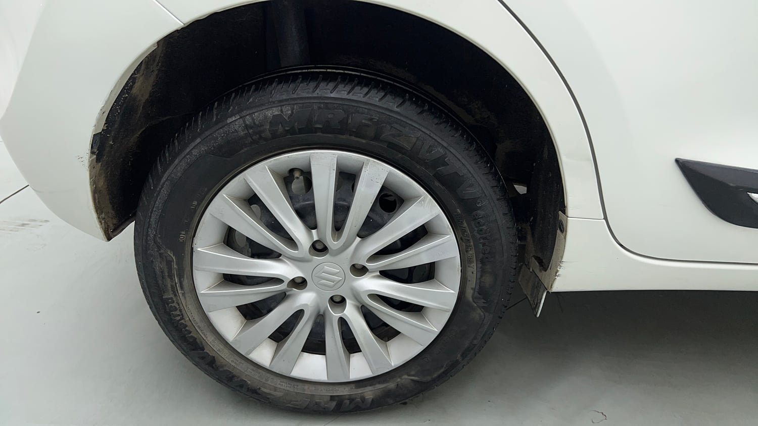 Used 2021 Maruti Suzuki Baleno Delta Petrol Manual tyres RIGHT REAR TYRE RIM VIEW