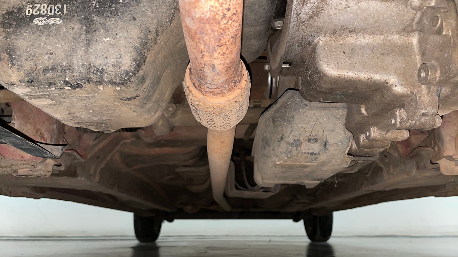 Used 2014 Hyundai Eon Era + Petrol Manual extra FRONT LEFT UNDERBODY VIEW
