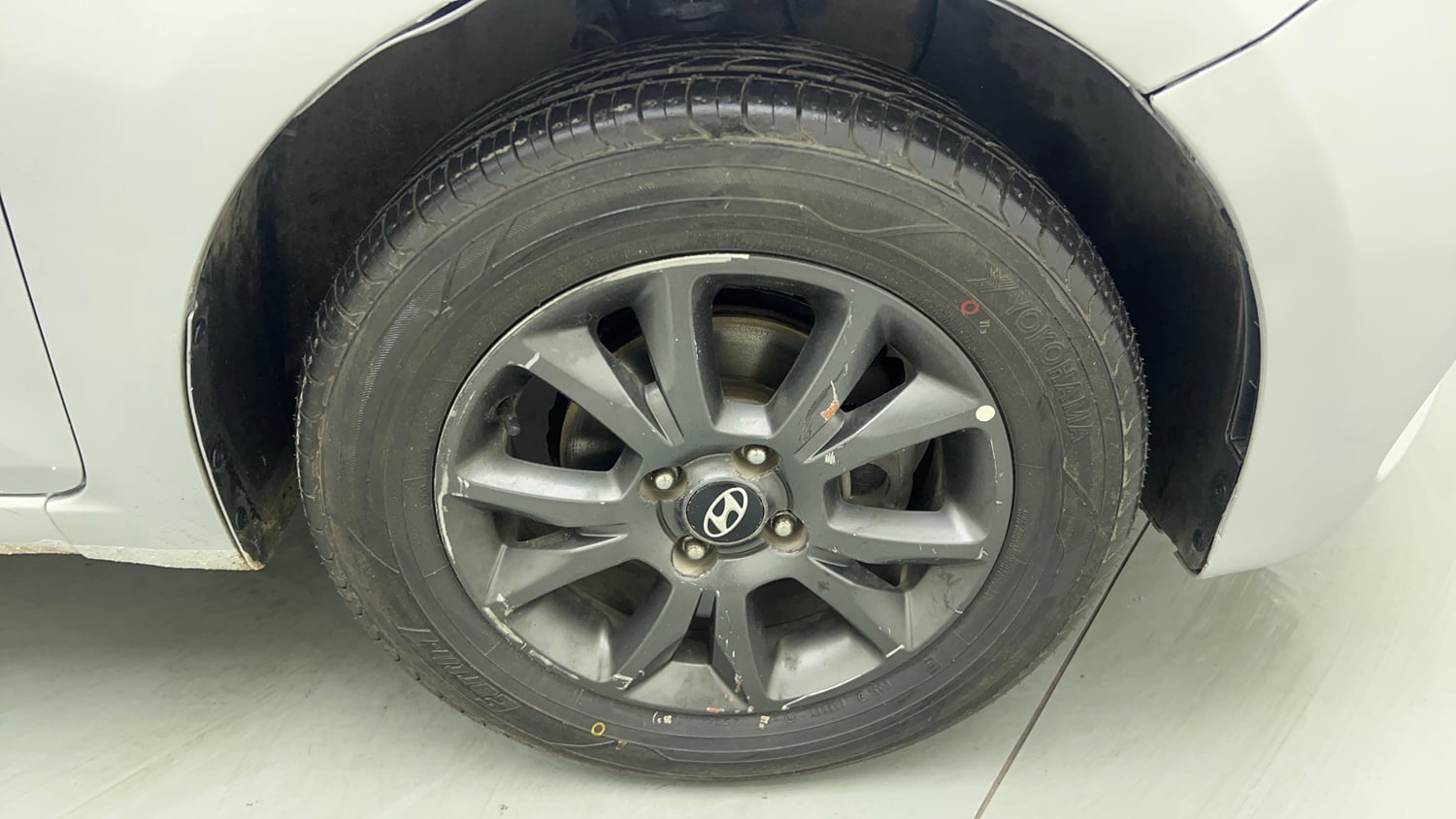 Used 2018 Hyundai Elite i20 Asta 1.2 AT Petrol Automatic tyres RIGHT FRONT TYRE RIM VIEW