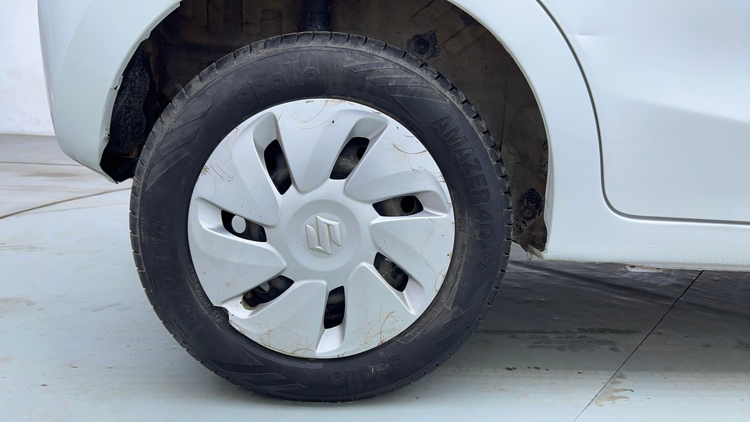Used 2014 Maruti Suzuki Celerio VXi Petrol Manual tyres RIGHT REAR TYRE RIM VIEW