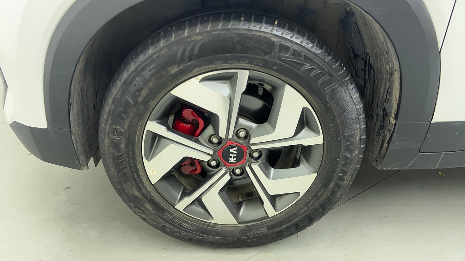 Used 2021 Kia Sonet GTX Plus 1.0 DCT Petrol Automatic tyres LEFT FRONT TYRE RIM VIEW