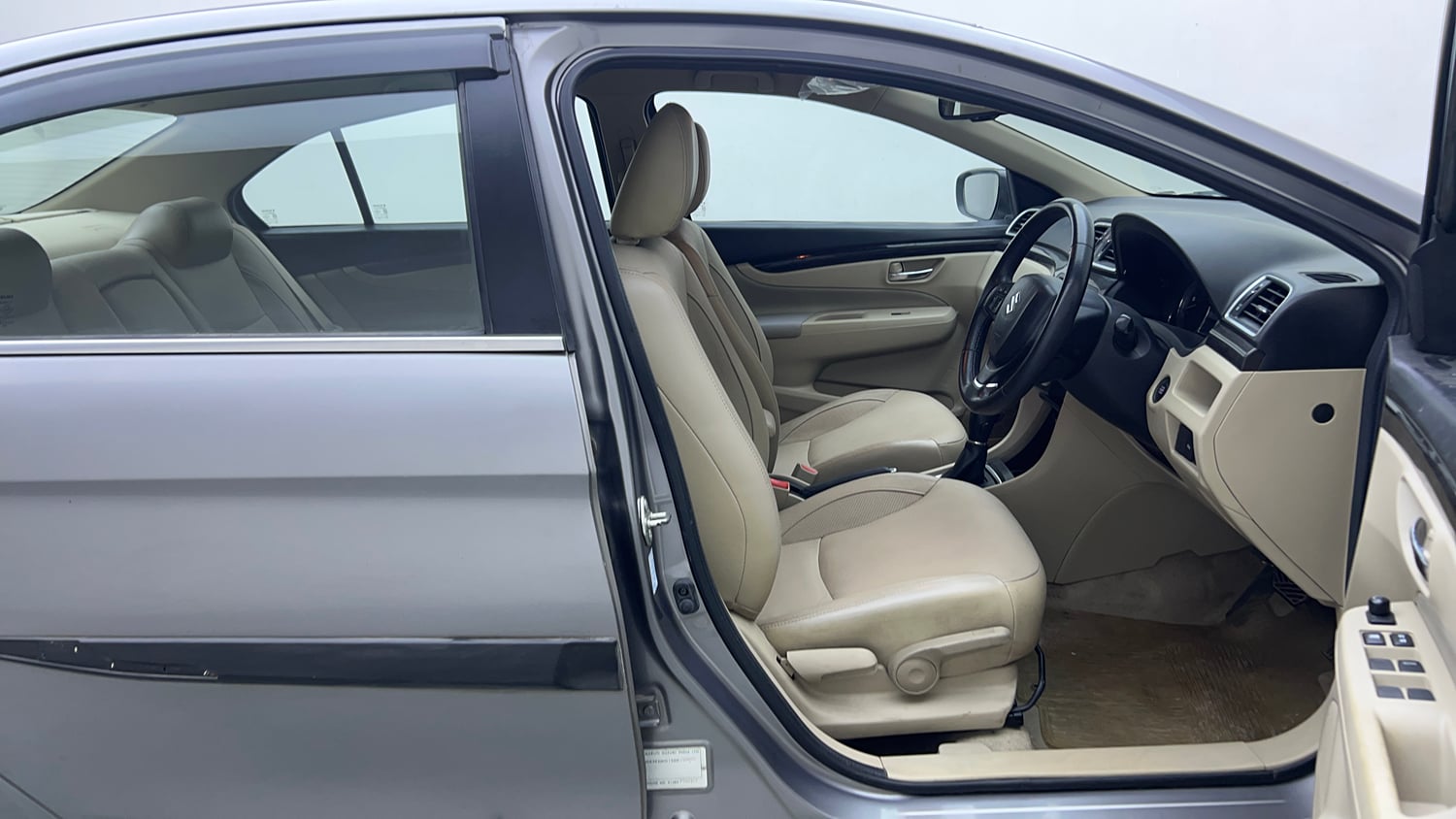 Used 2016 Maruti Suzuki Ciaz ZXI+ AT Petrol Automatic interior RIGHT SIDE FRONT DOOR CABIN VIEW