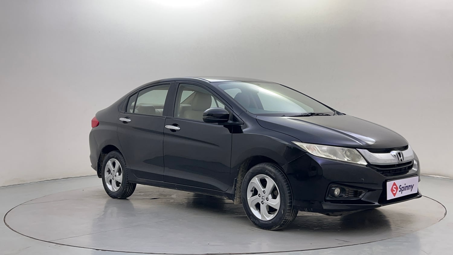 Used 2014 Honda City SV Diesel Diesel Manual exterior RIGHT FRONT CORNER VIEW