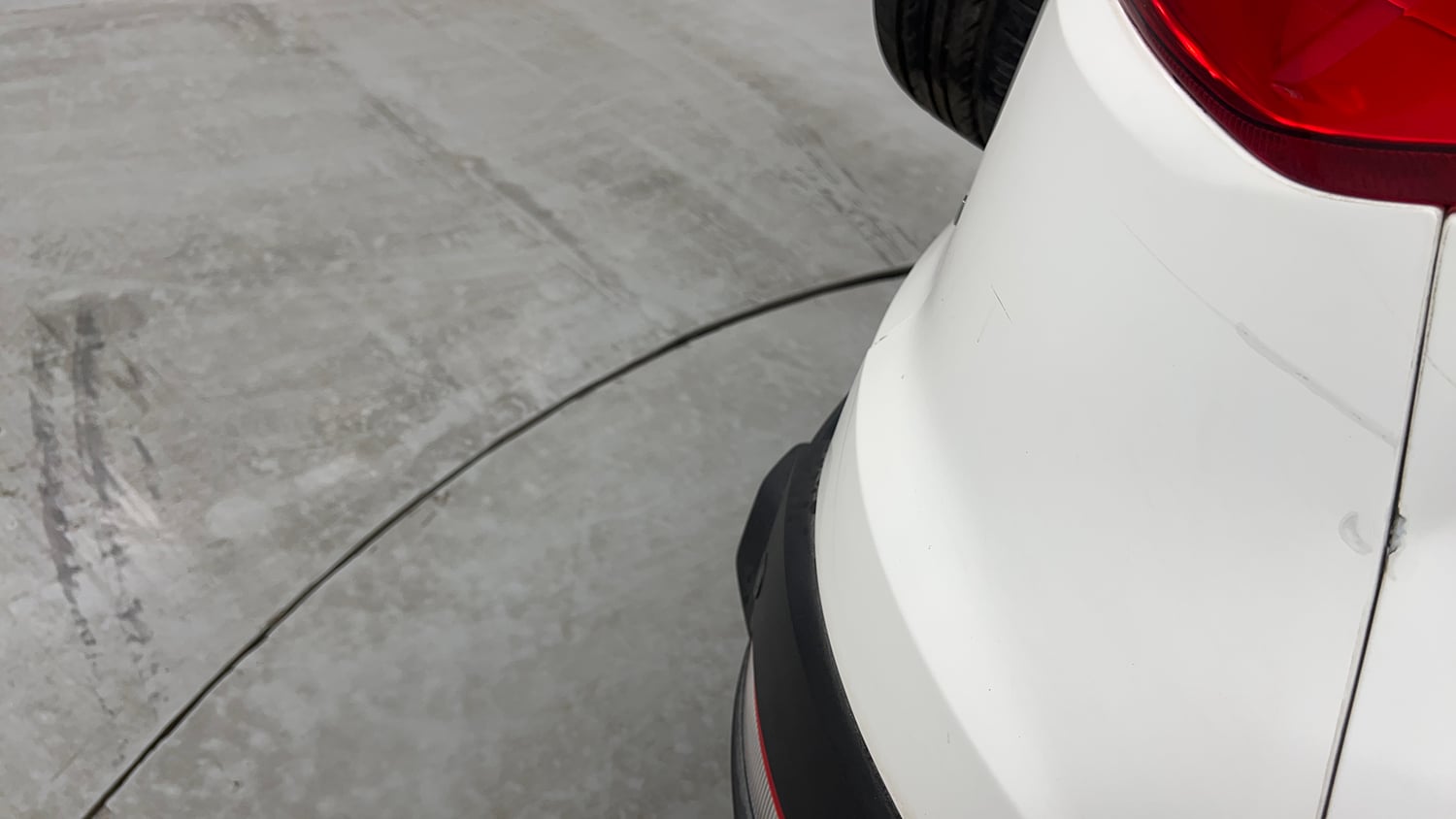 Used 2018 Ford EcoSport Titanium + 1.5L Ti-VCT AT Petrol Automatic dents MINOR SCRATCH