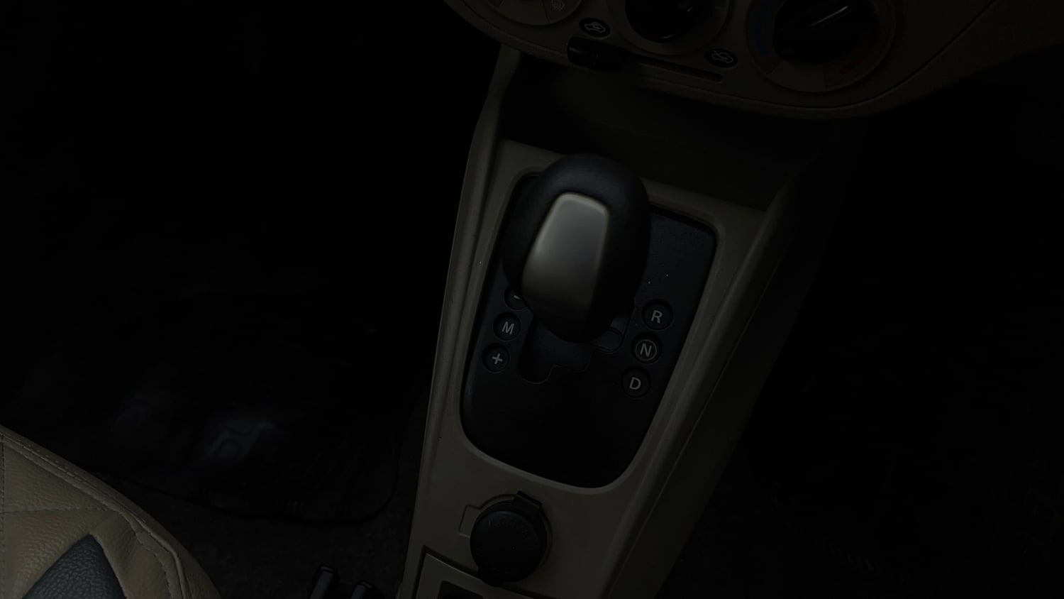 Used 2015 Maruti Suzuki Alto K10 VXi AMT Petrol Automatic interior GEAR  KNOB VIEW