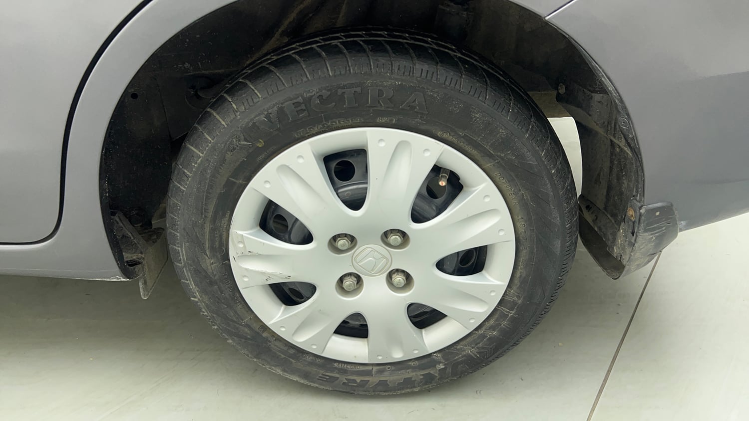 Used 2017 Honda Amaze 1.2 S i-VTEC Petrol Manual tyres LEFT REAR TYRE RIM VIEW
