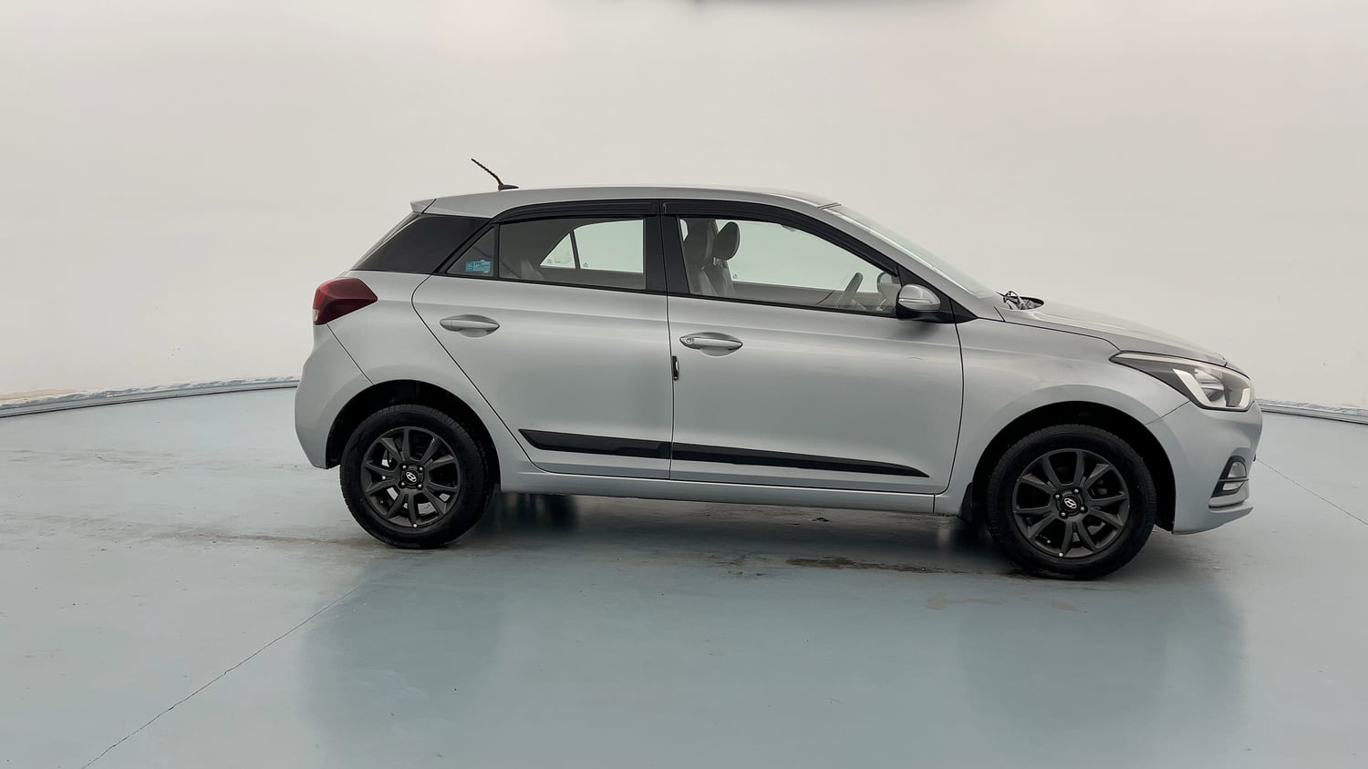 Used 2019 Hyundai Elite i20 Sportz Plus 1.2 Petrol Manual exterior RIGHT SIDE VIEW