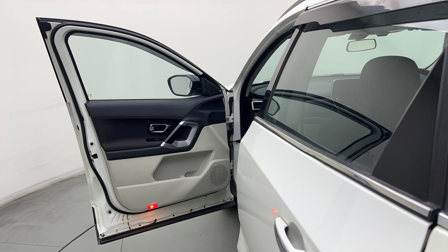 Used 2022 Tata Safari XTA Plus Diesel Automatic interior LEFT FRONT DOOR OPEN VIEW