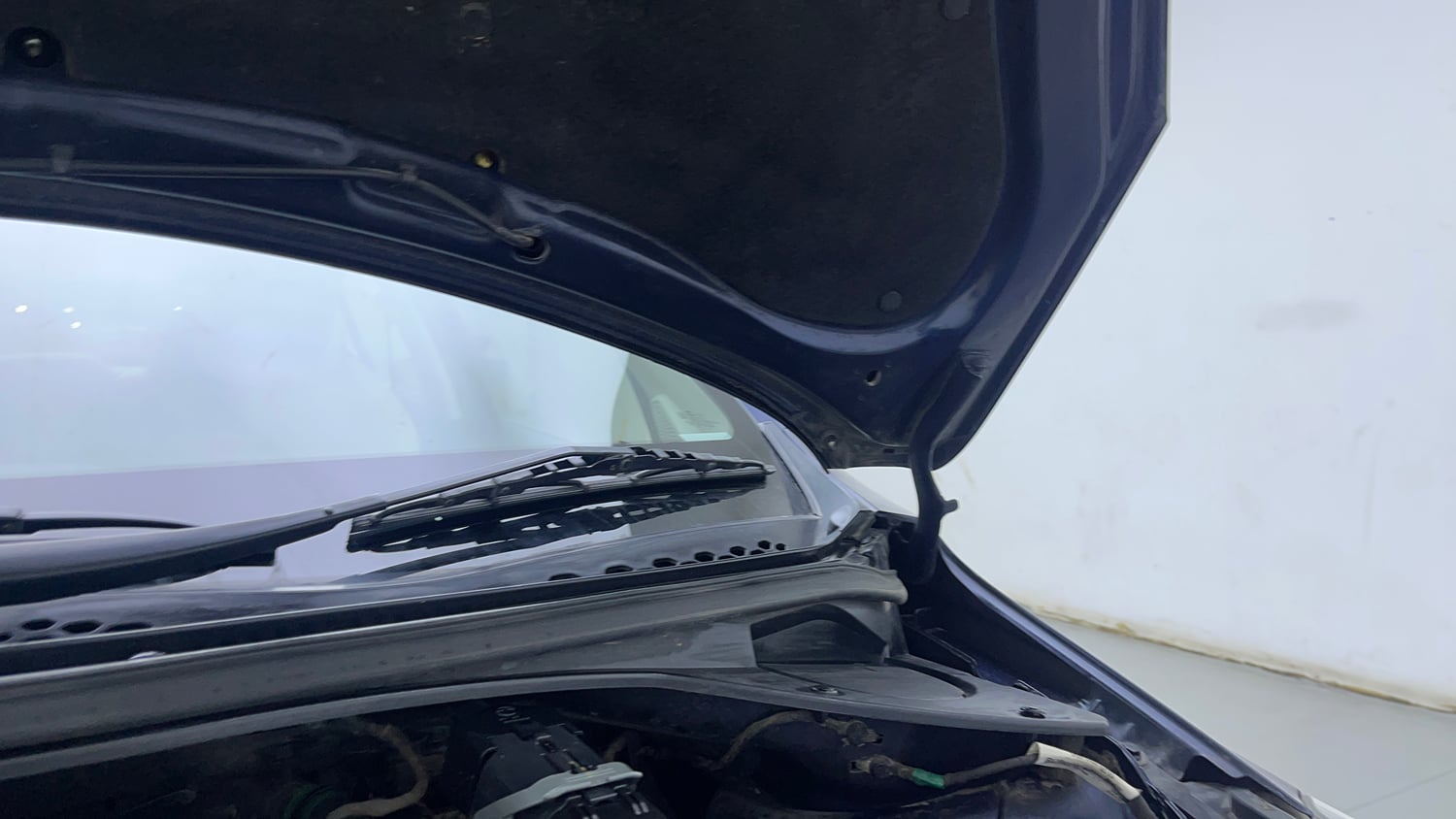 Used 2019 Tata Tigor Revotron XZA Petrol Automatic engine ENGINE LEFT SIDE HINGE & APRON VIEW