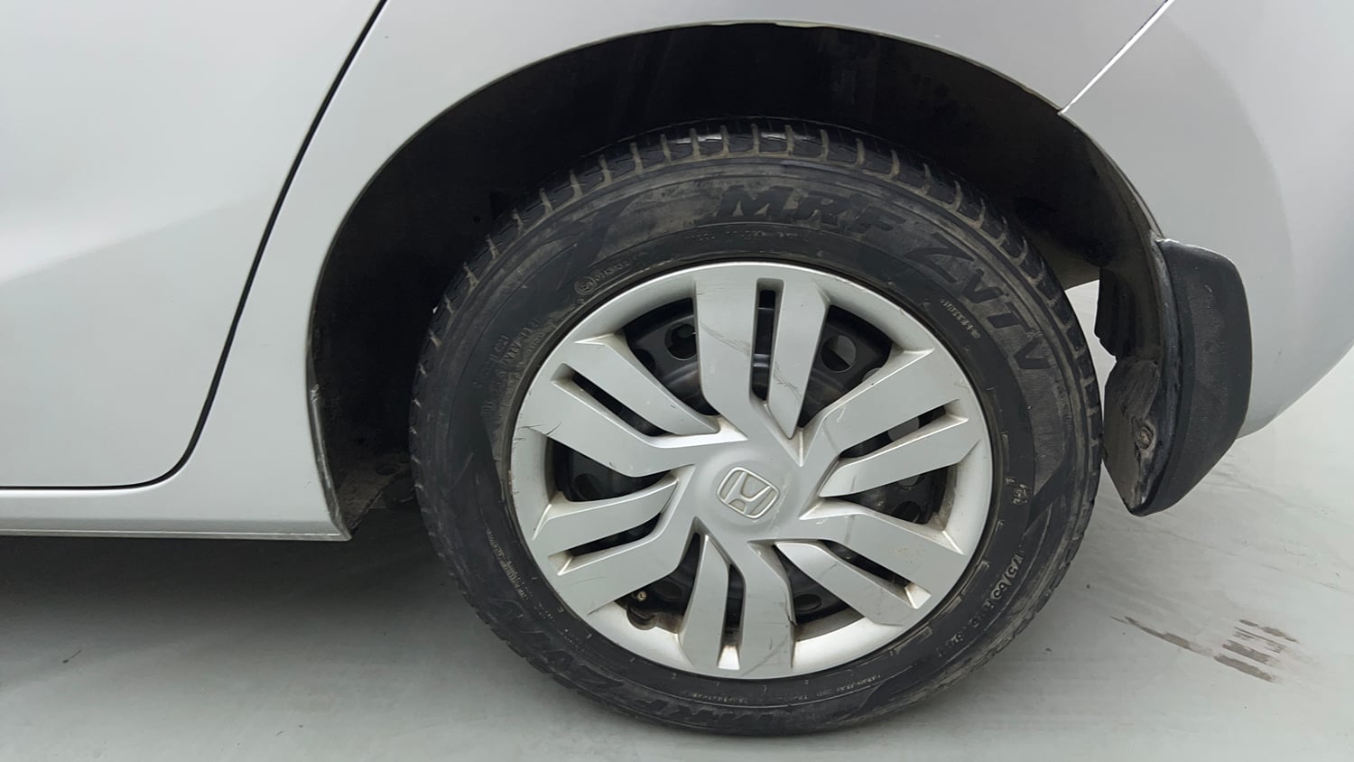 Used 2017 Honda Jazz SV Petrol Petrol Manual tyres LEFT REAR TYRE RIM VIEW