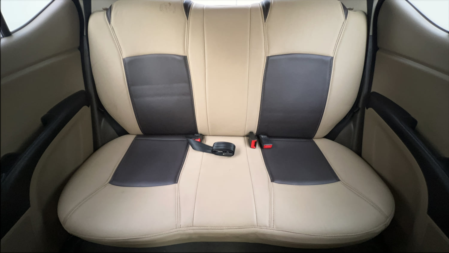 Used 2015 Hyundai i10 Magna 1.1 iRDE2 Petrol Manual interior REAR SEAT CONDITION VIEW