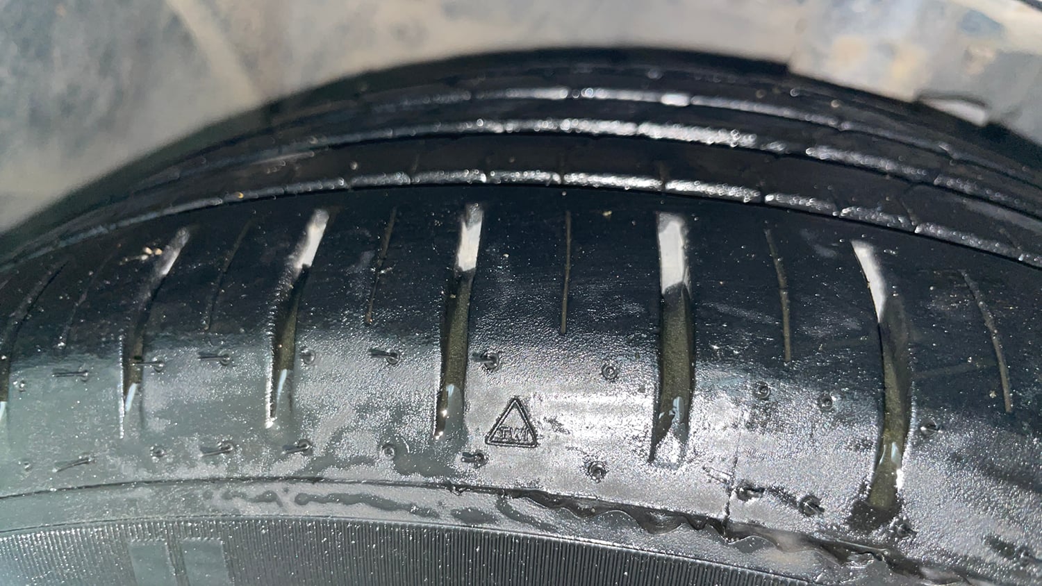 Used 2019 Ford Figo Aspire Titanium 1.2 Ti-VCT Petrol Manual tyres LEFT FRONT TYRE TREAD VIEW