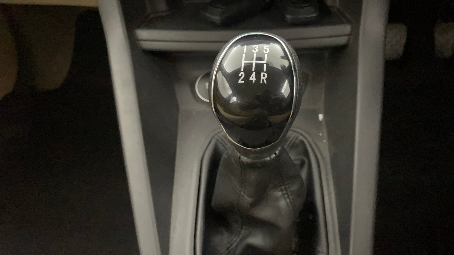 Used 2019 Ford Figo Aspire Titanium 1.2 Ti-VCT Petrol Manual interior GEAR  KNOB VIEW