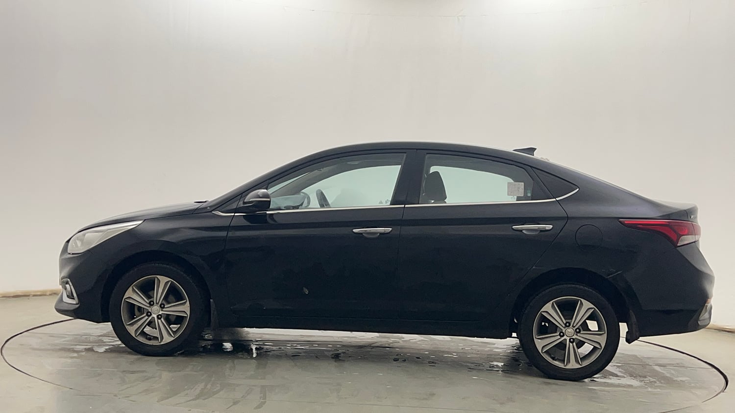 Used 2019 Hyundai Verna SX 1.6 VTVT Petrol Manual exterior LEFT SIDE VIEW