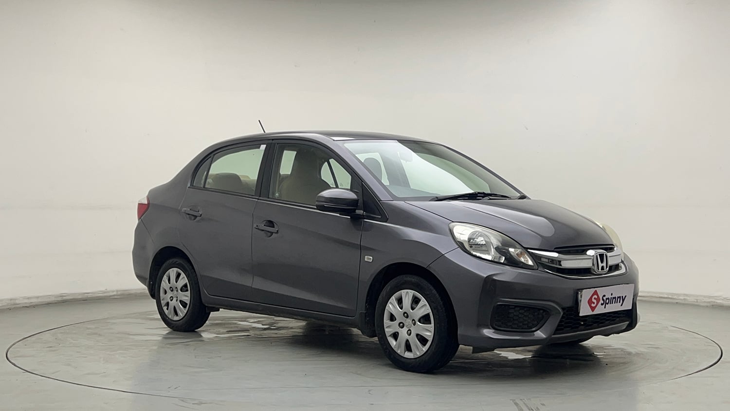 Used 2017 Honda Amaze 1.2 S i-VTEC Petrol Manual exterior RIGHT FRONT CORNER VIEW