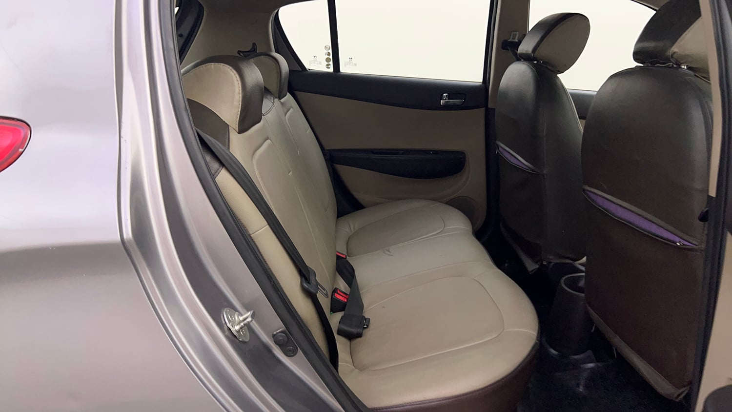 Used 2013 Hyundai i20 Magna (O) 1.2 Petrol Manual interior RIGHT SIDE REAR DOOR CABIN VIEW