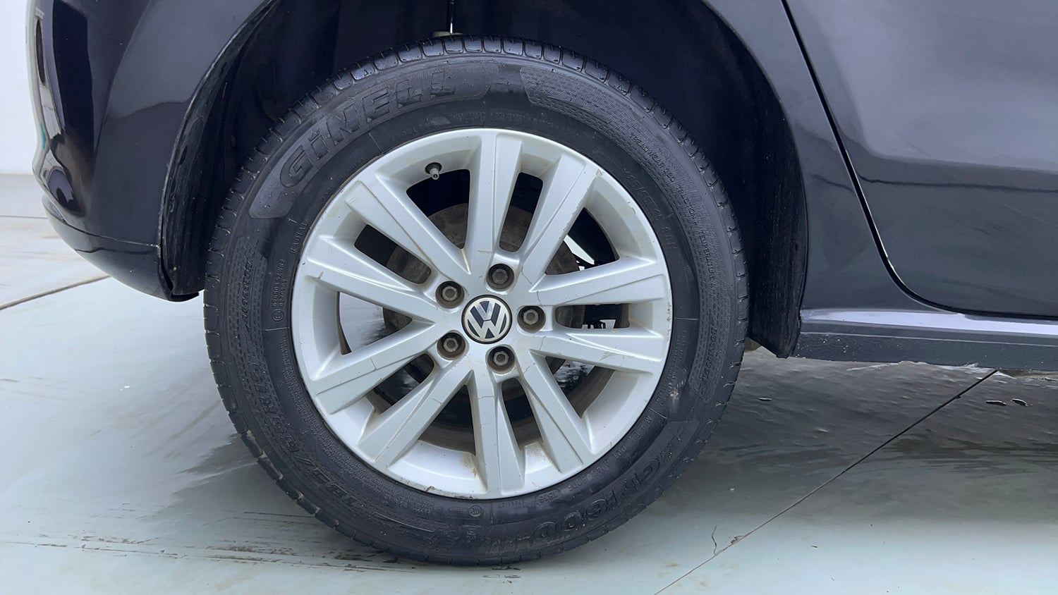 Used 2013 Volkswagen Polo Highline1.2L (P) Petrol Manual tyres RIGHT REAR TYRE RIM VIEW