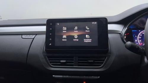 Used 2025 Renault Kiger RXZ Turbo CVT Petrol Automatic top_features Touch screen infotainment system