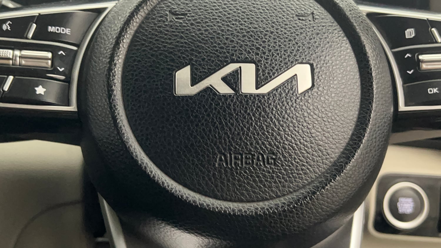 Used 2023 Kia Sonet HTX 1.0 DCT Petrol Automatic top_features Airbags
