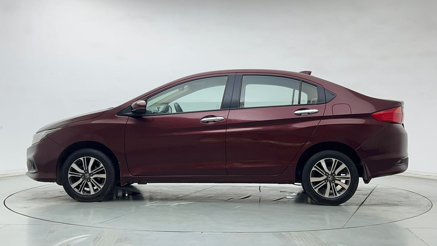 Used 2018 Honda City V CVT Petrol Petrol Automatic exterior LEFT SIDE VIEW