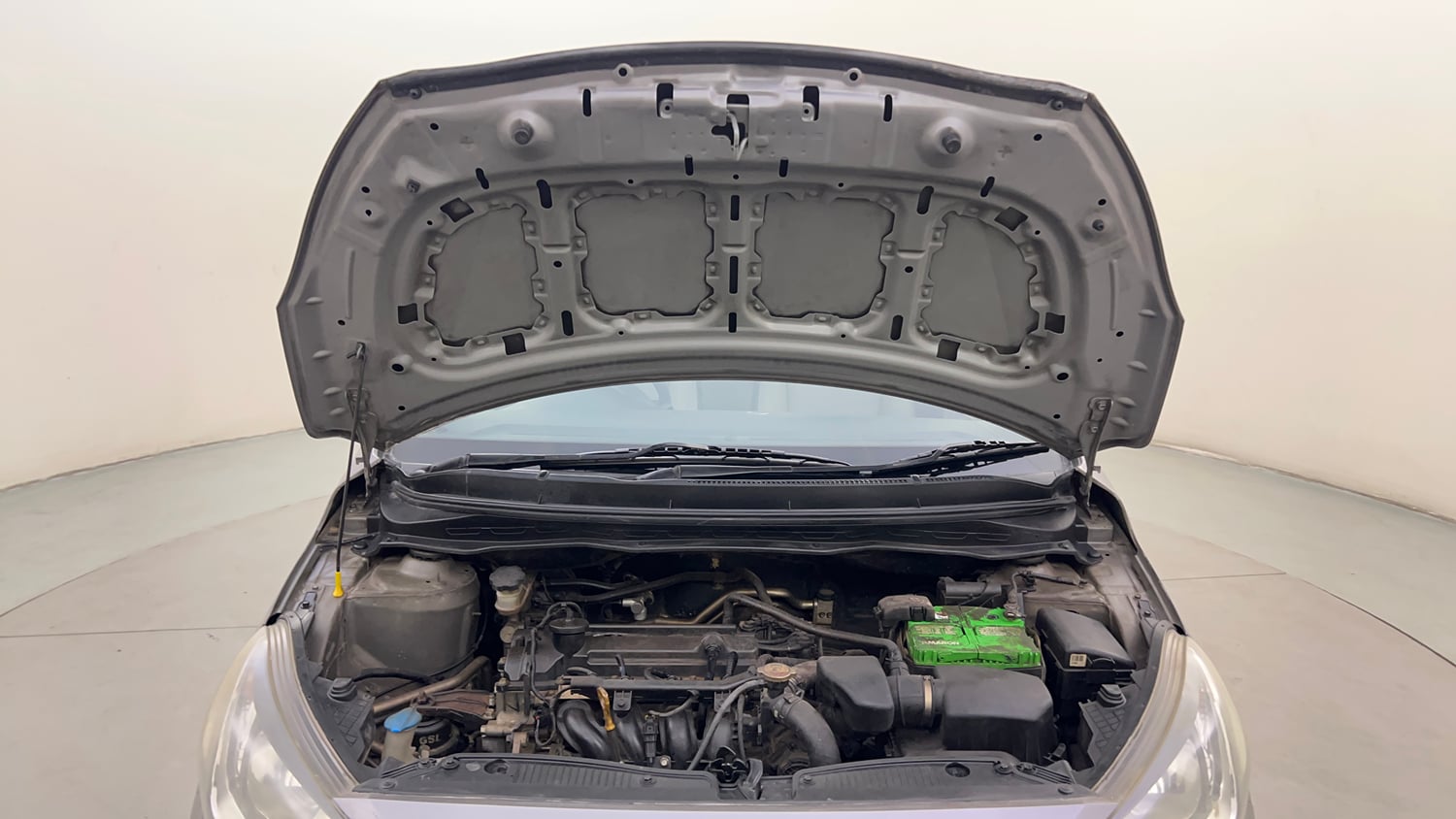 Used 2013 Hyundai i20 Magna (O) 1.2 Petrol Manual engine ENGINE & BONNET OPEN FRONT VIEW