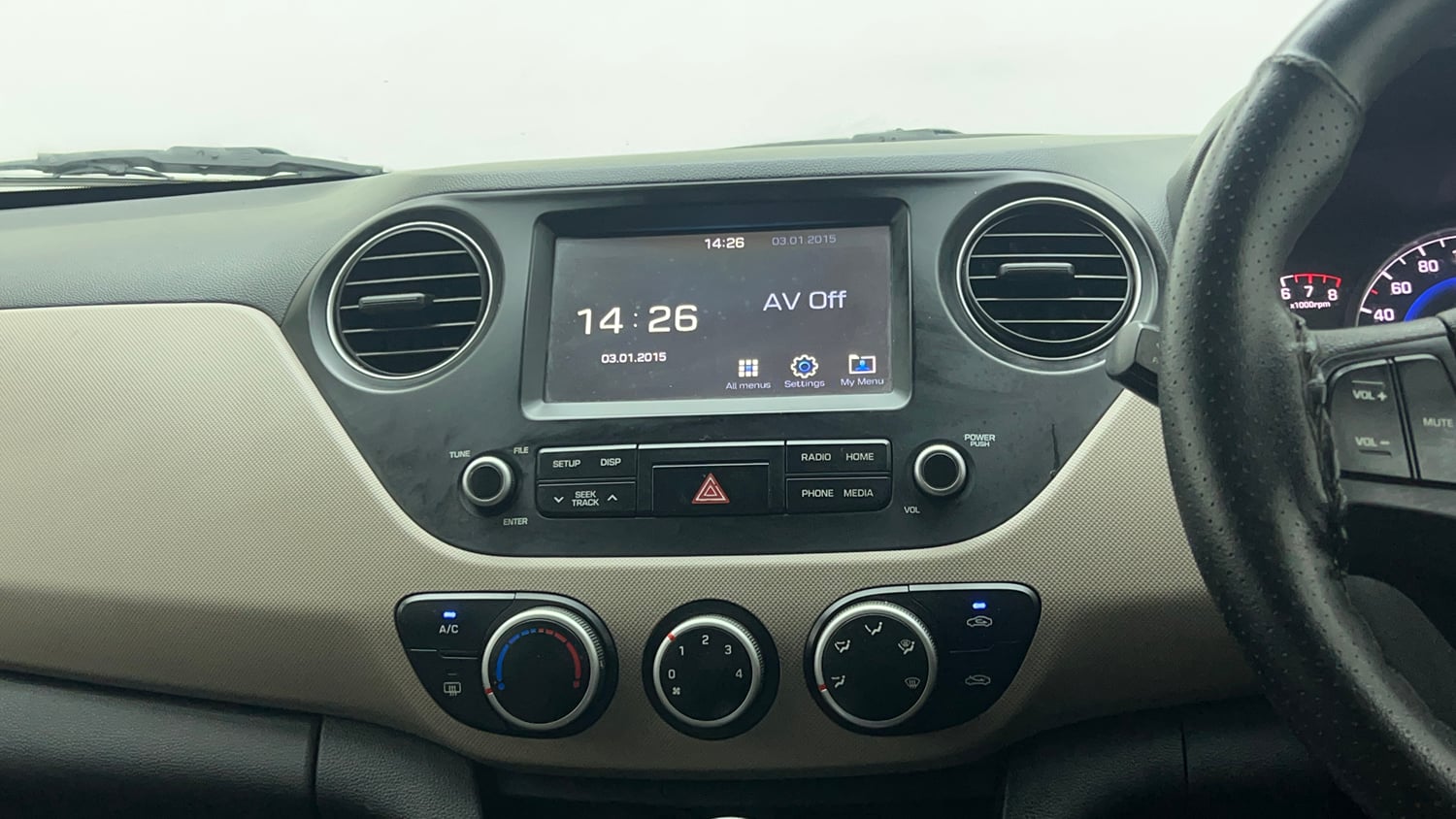 Used 2017 Hyundai Grand i10 Sportz (O) AT 1.2 Kappa VTVT Petrol Automatic interior MUSIC SYSTEM & AC CONTROL VIEW