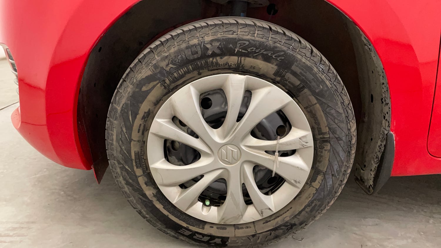 Used 2022 Maruti Suzuki Swift VXi AMT Petrol Automatic tyres LEFT FRONT TYRE RIM VIEW