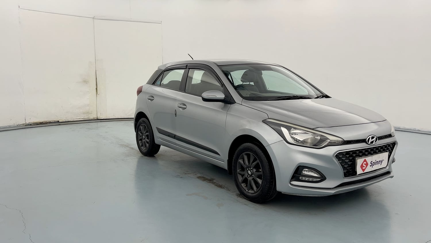 Used 2019 Hyundai Elite i20 Sportz Plus 1.2 Petrol Manual exterior RIGHT FRONT CORNER VIEW