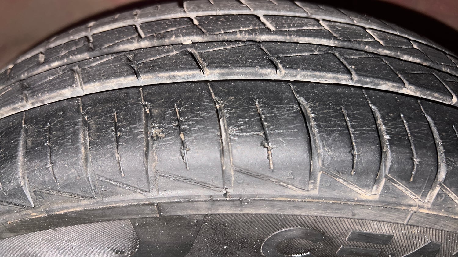 Used 2020 Maruti Suzuki Alto 800 Vxi Plus Petrol Manual tyres LEFT FRONT TYRE TREAD VIEW