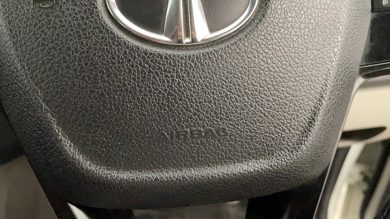 Used 2018 Tata Tiago Revotron XZ Petrol Manual top_features Airbags