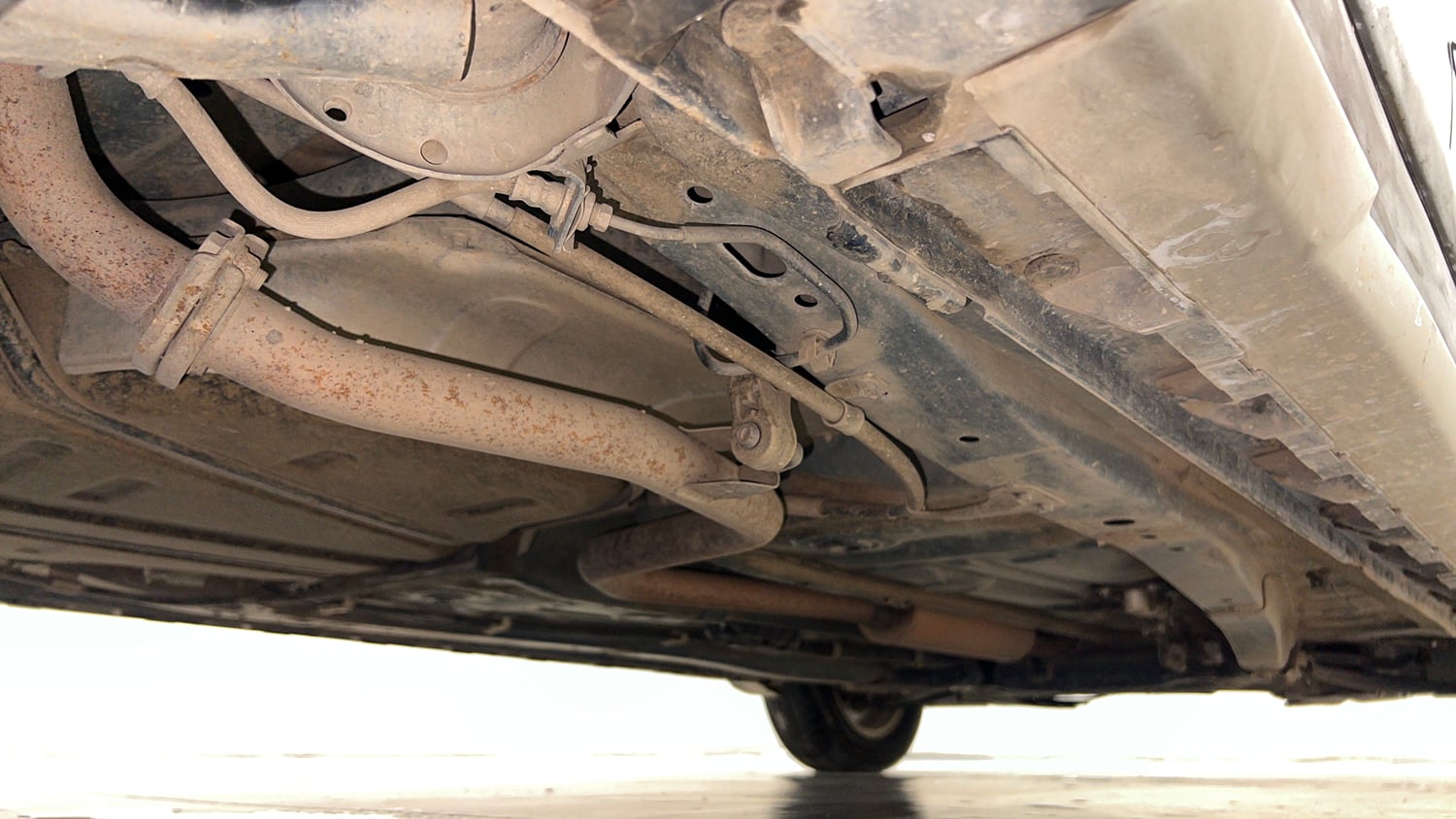 Used 2020 Maruti Suzuki XL6 Alpha AT Petrol Petrol Automatic extra REAR RIGHT UNDERBODY VIEW