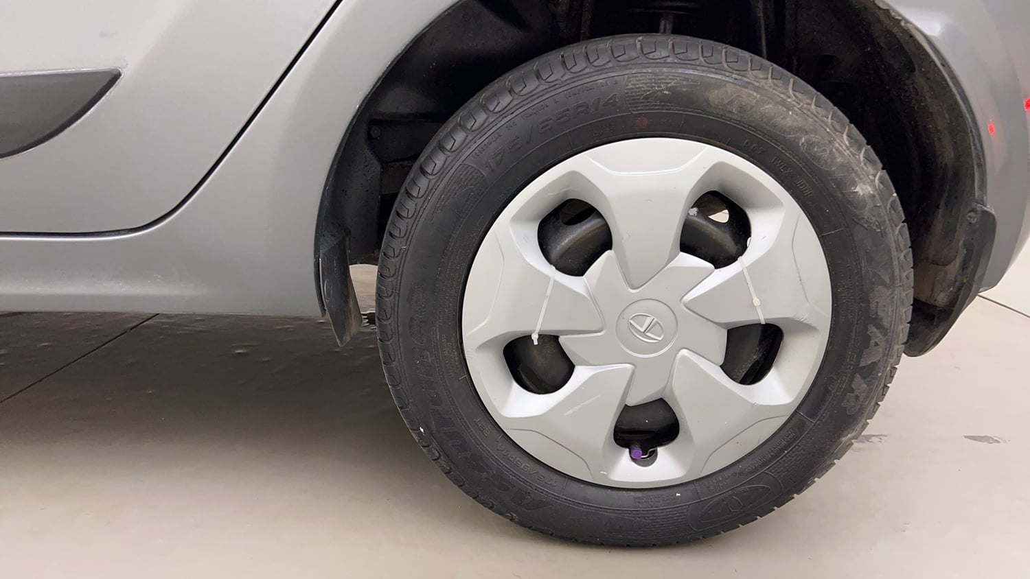 Used 2018 Tata Tiago Revotron XZ w/o Alloy Petrol Manual tyres LEFT REAR TYRE RIM VIEW