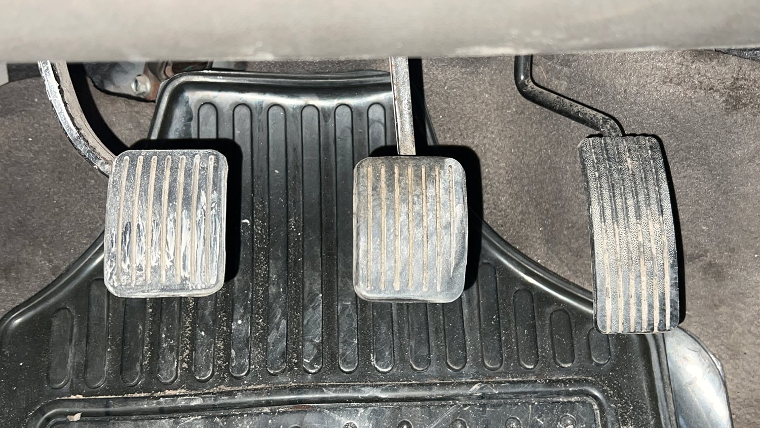 Used 2015 Hyundai i10 Magna 1.1 CNG (Outside Fitted) Cng Manual interior PEDALS VIEW