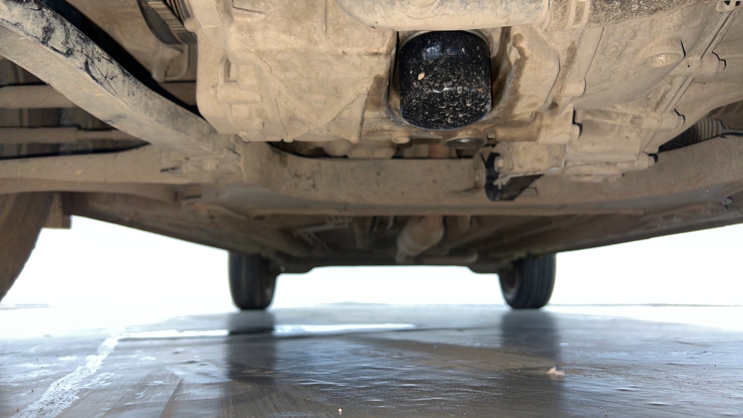 Used 2021 Renault Kiger RXT (O) MT Dual Tone Petrol Manual extra FRONT LEFT UNDERBODY VIEW