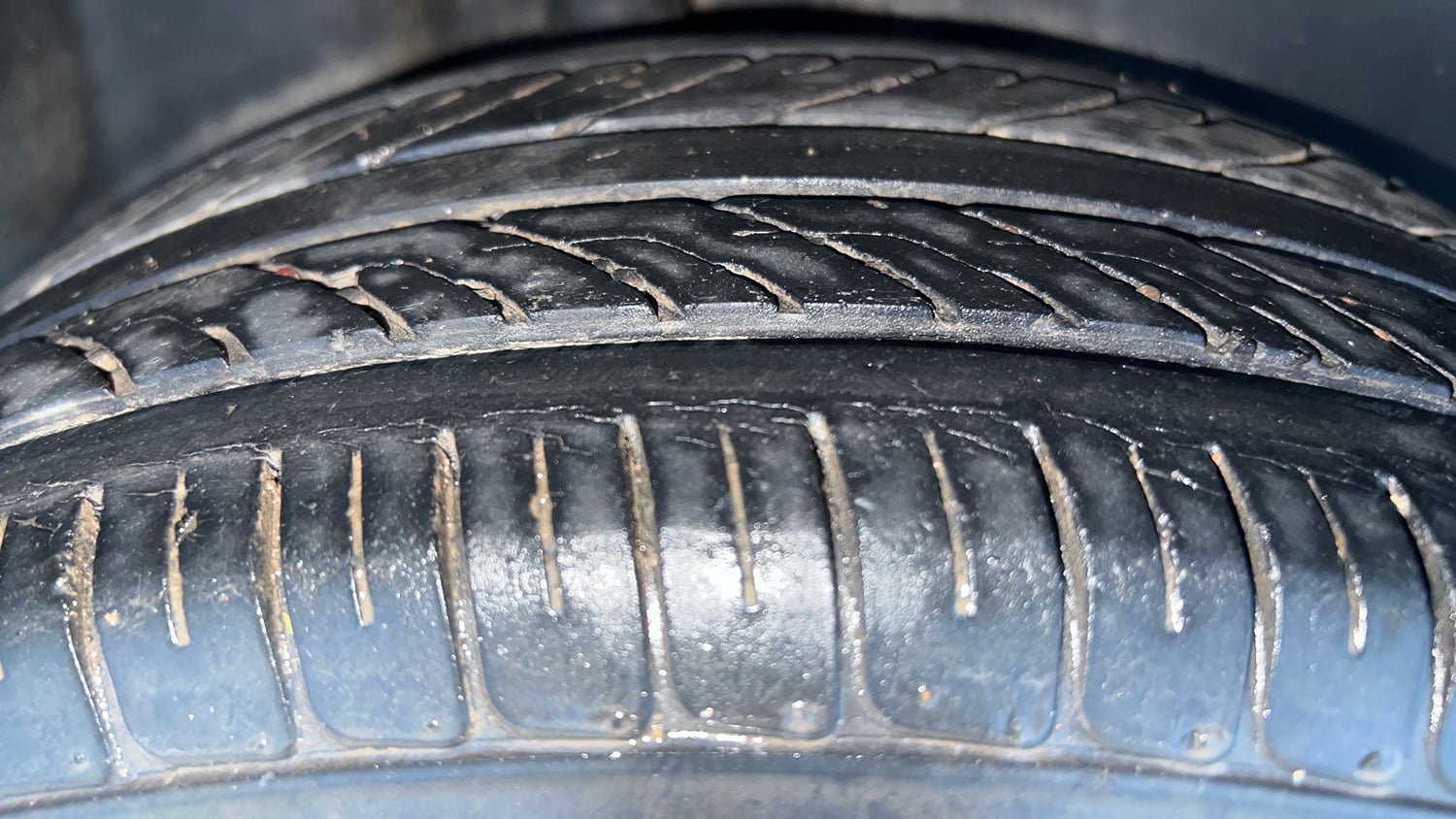 Used 2013 Volkswagen Polo Highline1.2L (P) Petrol Manual tyres RIGHT REAR TYRE TREAD VIEW