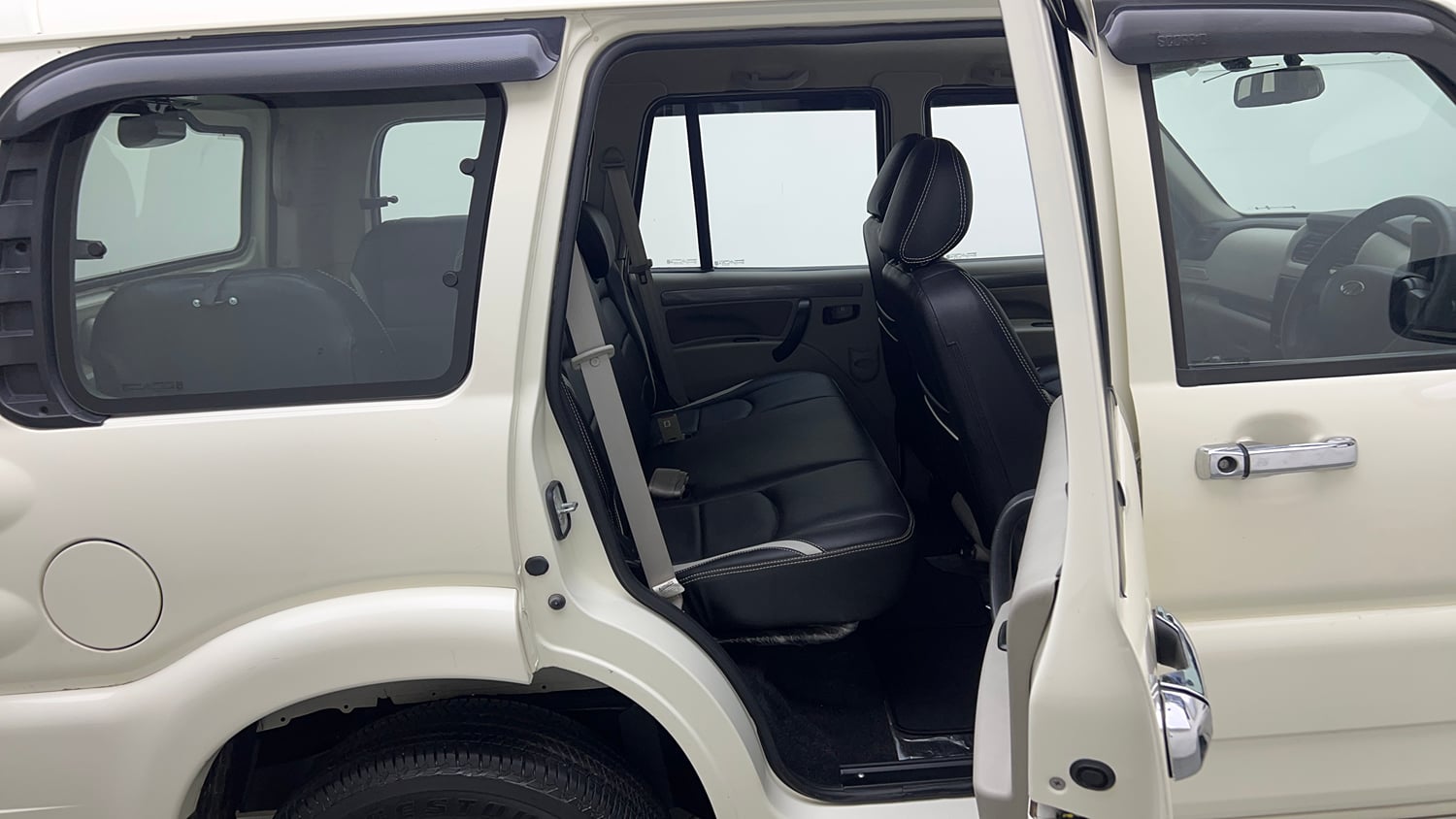 Used 2022 Mahindra Scorpio S5 Diesel Manual interior RIGHT SIDE REAR DOOR CABIN VIEW