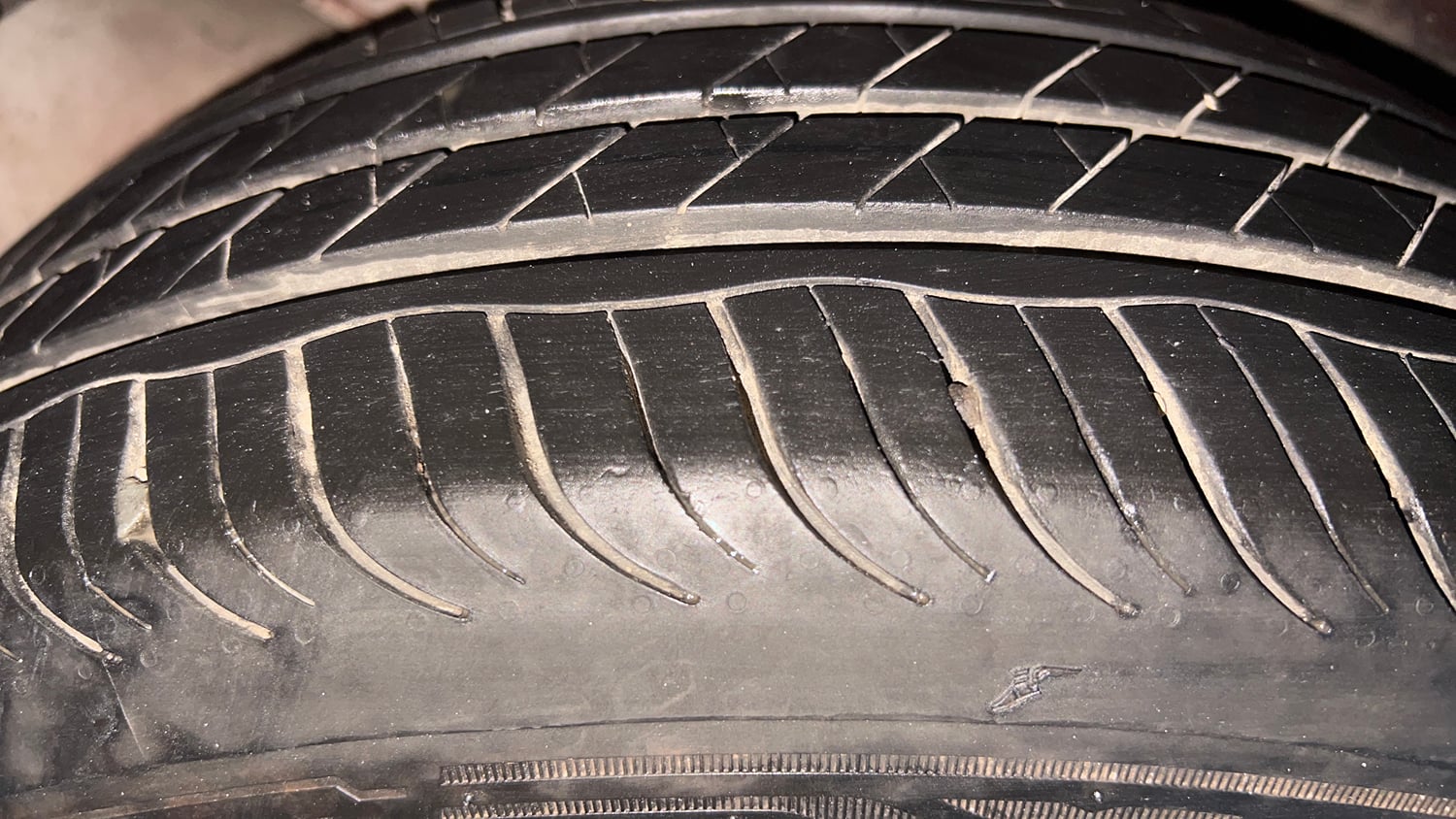 Used 2018 Honda City V CVT Petrol Petrol Automatic tyres RIGHT REAR TYRE TREAD VIEW
