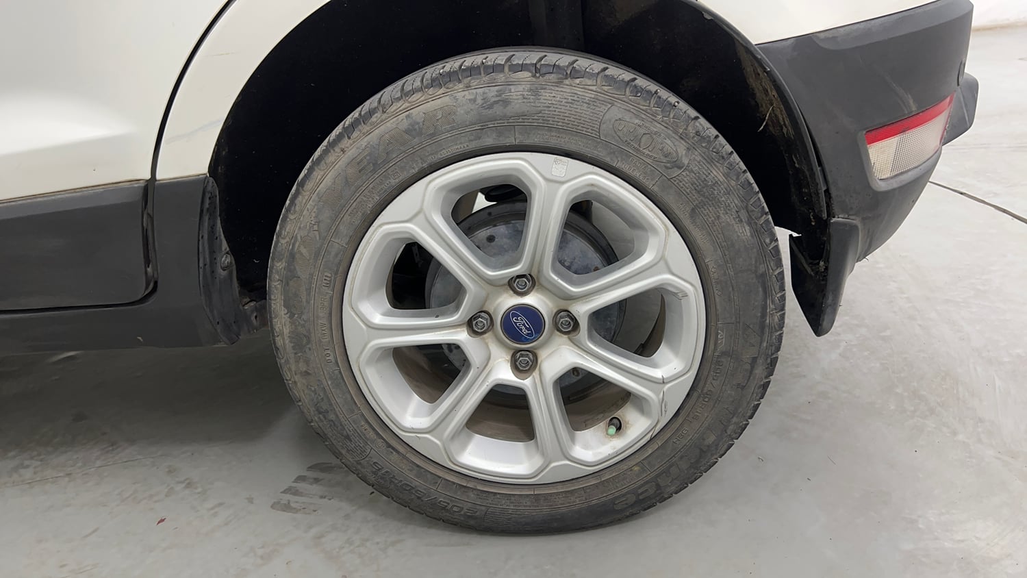 Used 2018 Ford EcoSport Titanium + 1.5L Ti-VCT AT Petrol Automatic tyres LEFT REAR TYRE RIM VIEW